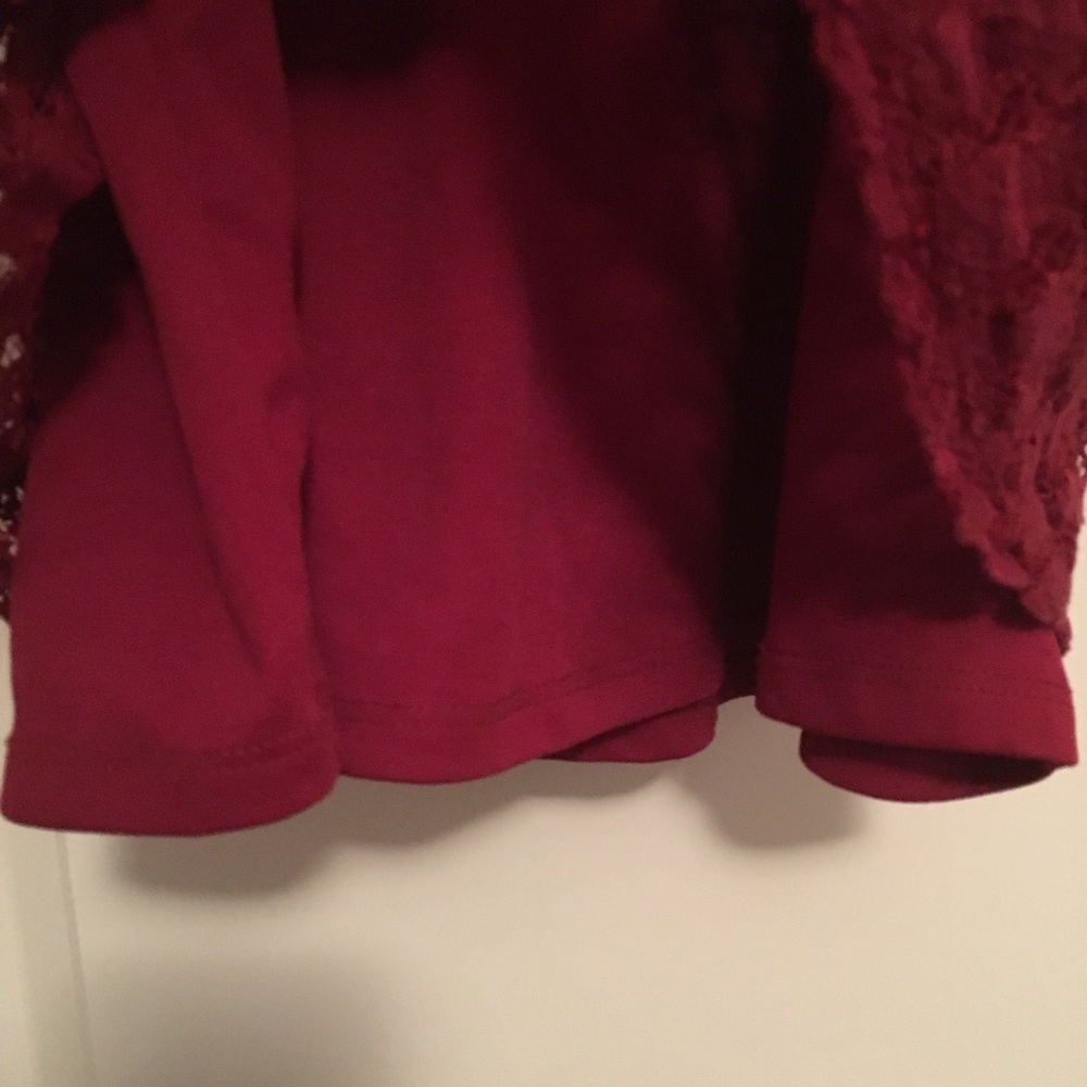 Red lace top - Picture 5 of 6